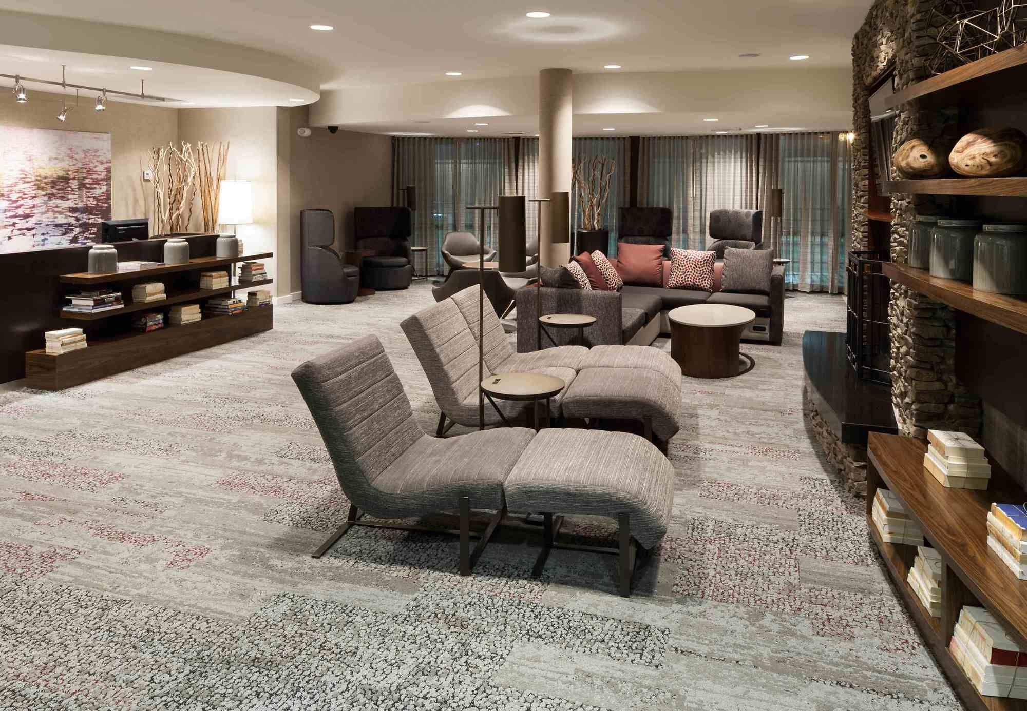 Courtyard By Marriott Хатисбург Екстериор снимка