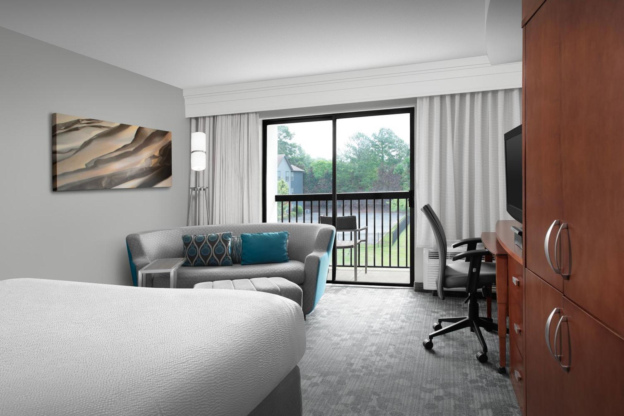 Courtyard By Marriott Хатисбург Екстериор снимка