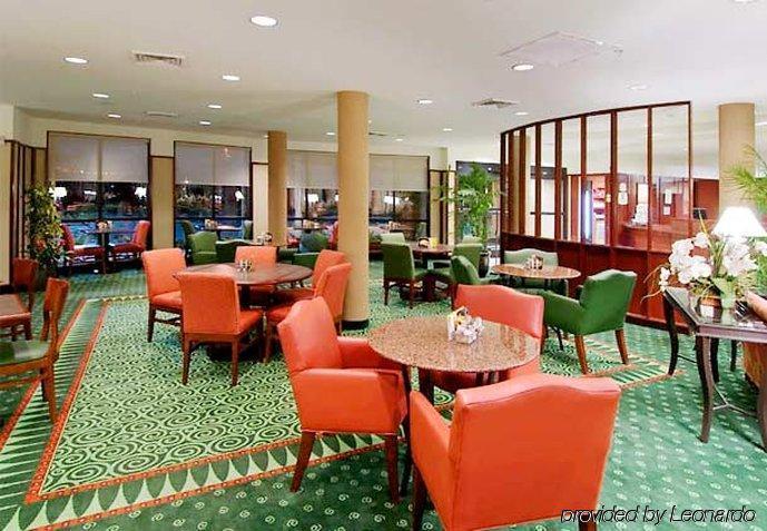 Courtyard By Marriott Хатисбург Екстериор снимка