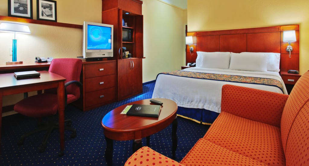 Courtyard By Marriott Хатисбург Екстериор снимка